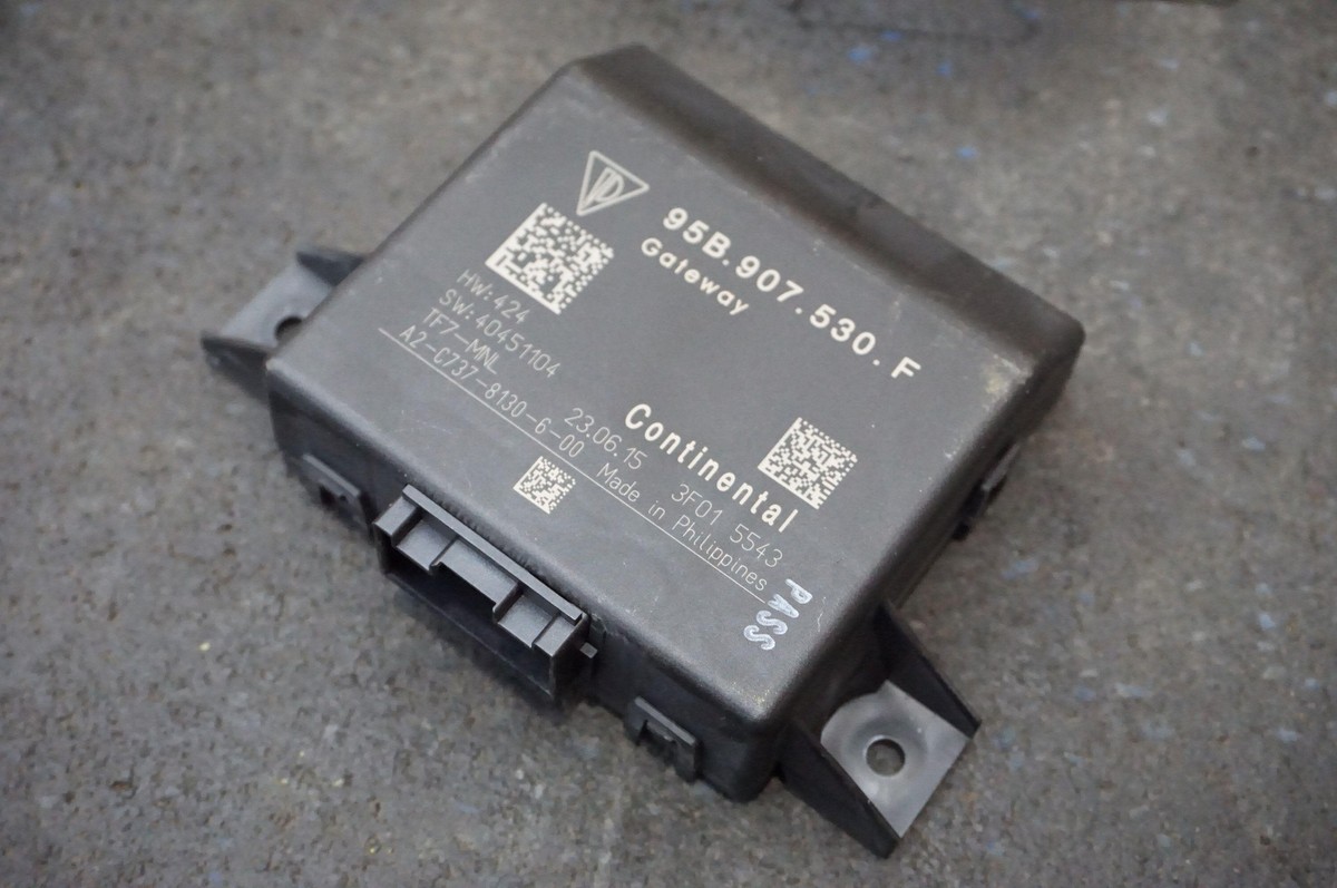 Central Network Gateway Control Module OEM 95B907530 Porsche Macan 