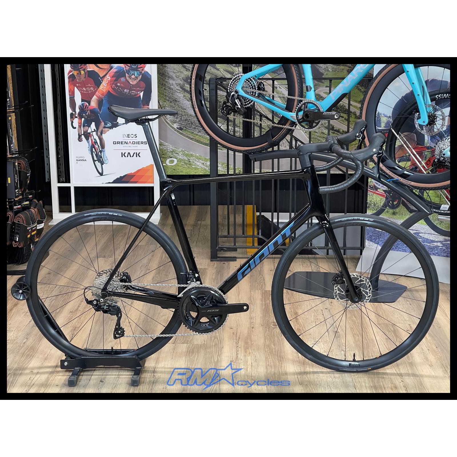 Giant TCR Advanced 2 XL Carbon 2025 Approved Used