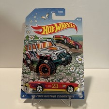 (B10) Hot Wheels '65 Ford Mustang Convertible - Spring Series 4/5