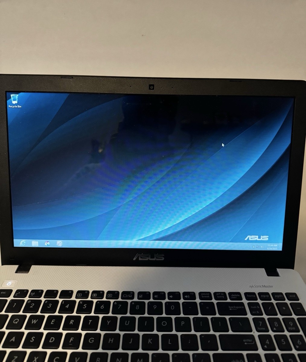 Asus SonicMaster ATHEROS/AR5B125 1.8GHz 4GB Windows 8~ i-3 Laptop