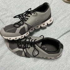 On Cloud Grey Sneakers Women 5 WIDE Excellent Condition