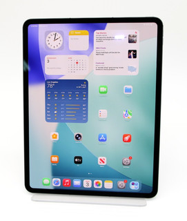 Apple 13" iPad Pro M5 Chip 256GB Wi Fi 5G LTE ME7W4LL/A Black