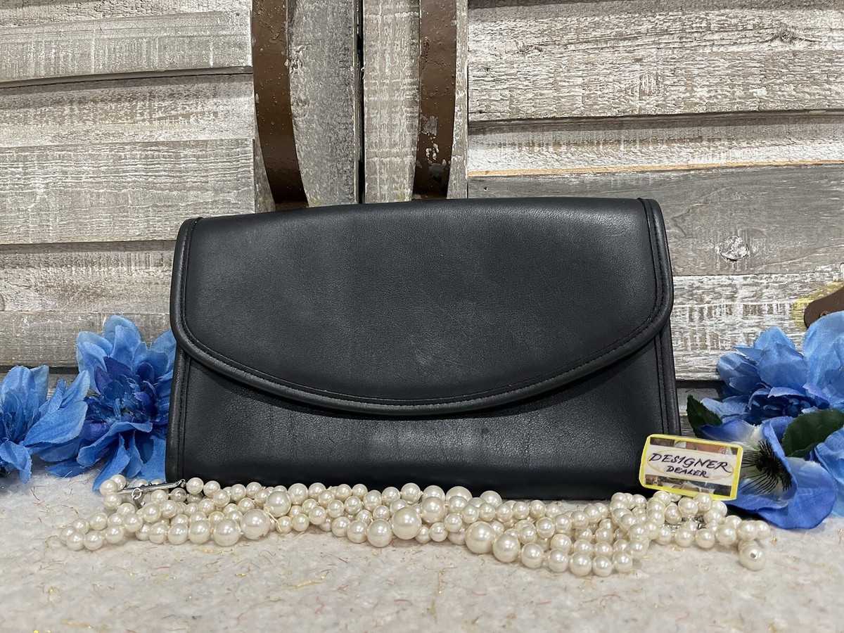COACH Vintage Sterling Leather Clutch 9945 Deep Blue Made in COACH Vintage Sterling Leather Clutch 9945 Deep Blue Made in