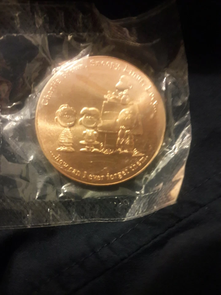 Uncirculated Commemorative Coinage Coin Medal Token Charles Schulz Peanuts Gang - Image 4 of 4