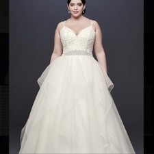 David  s Bridal Wedding Dress Plus size 26 Fits Size 22/24