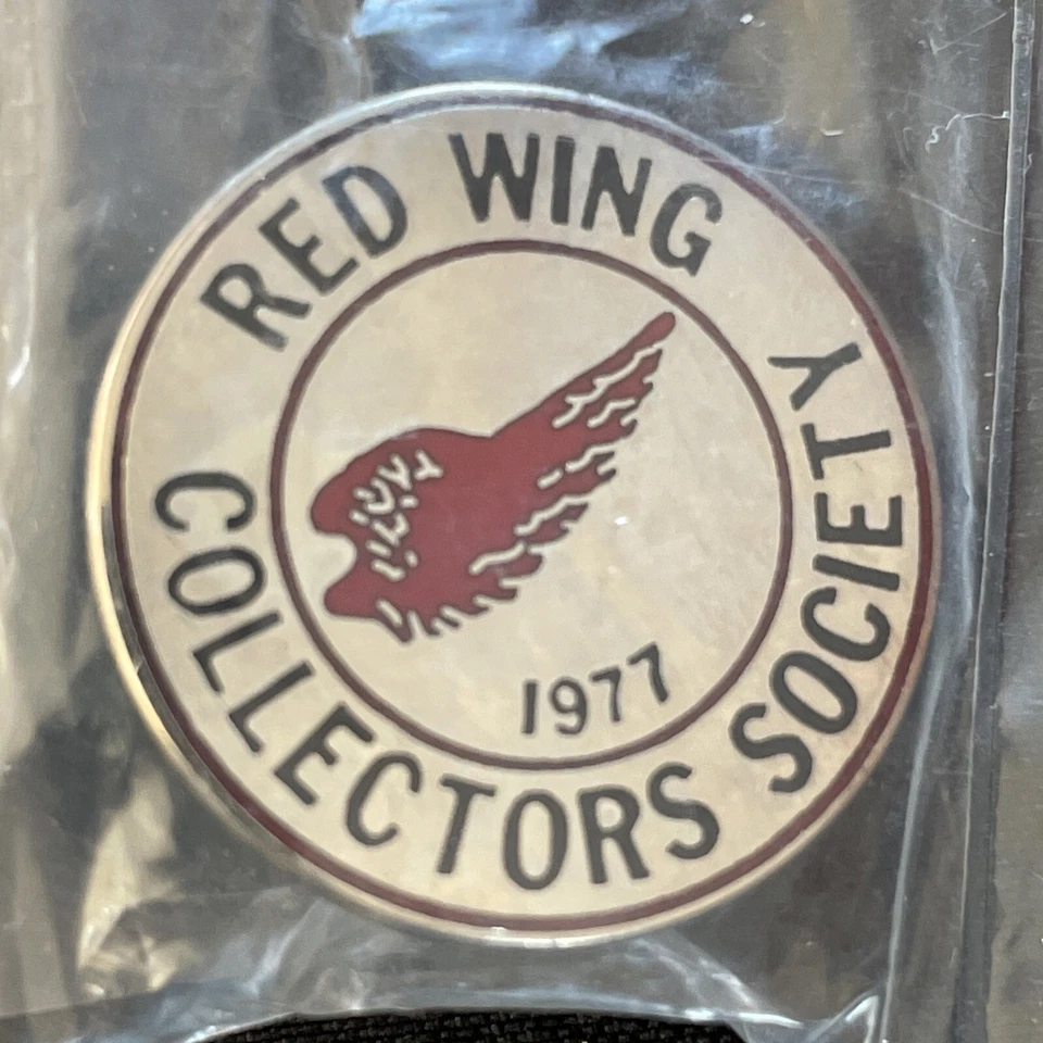 RED WING STONEWARE COLLECTORS SOCIETY PIN 1977 CONVENTION FIRST YEAR | FREE S&H - Image 4 of 4