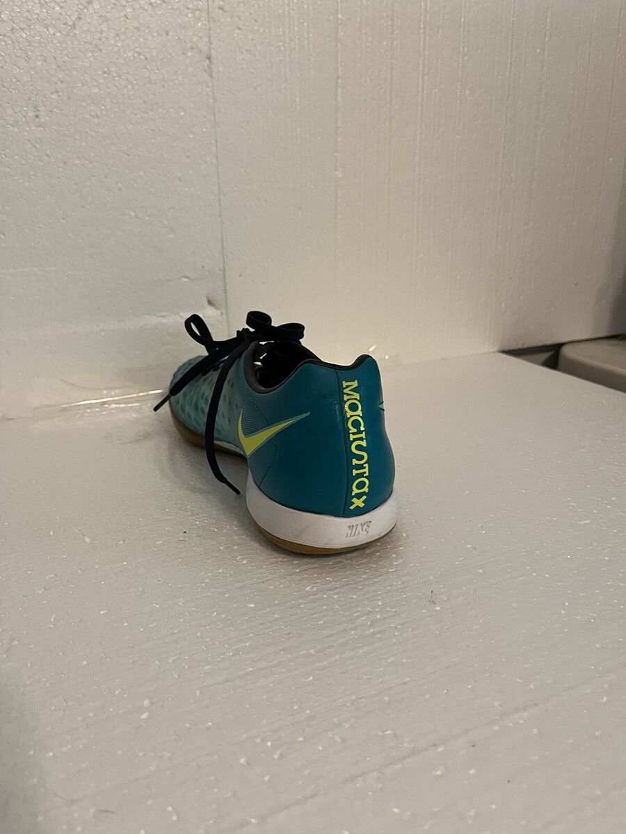 Men's Nike Macistax Size 10.5 Indoor Soccer Shoes Condition Men's Nike Macistax Size 10.5 Indoor Soccer Shoes Condition