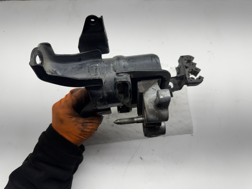 OEM Front Right Engine Mount For 2011 2012 2013 2014 2015-2017 Lexus CT200h 1.8L - Picture 2 of 5