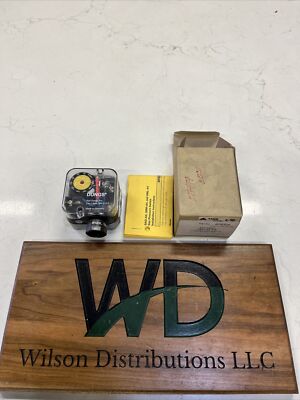 Dungs GMH-A4-4-8 Gas Pressure Switch - New in Box