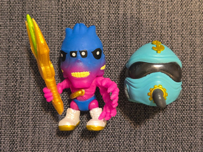 TRIV Moose Toys Treasure X Aliens Mini 2.5'' Figure Face Force