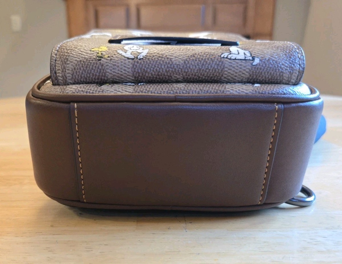 小物 COACH x PEANUTS COACH® Outlet | Coach X Peanuts Racer Sling Pack In