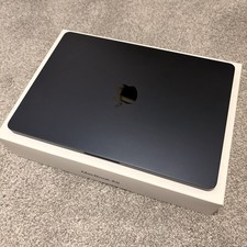 Apple MacBook Air 13.6" M4 16GB / 256GB SSD *62 Cycles* Midnight 100% Health