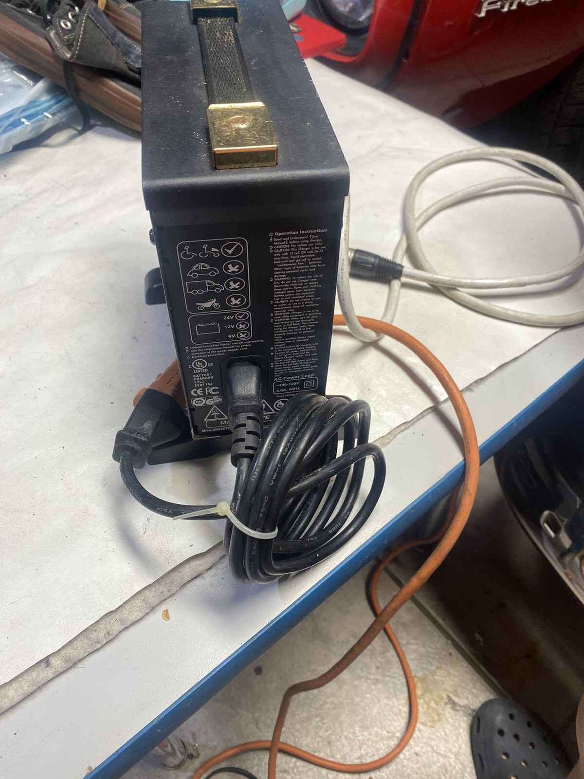 Invacare CTE 24 Volt 8A Power Wheelchair Scooter Battery Charger 3 Pin