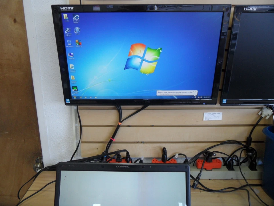 Portátil Compaq Presario C700 4 Piezas Arrancado Windows Disco Duro Limpio * Foto 2 de 4