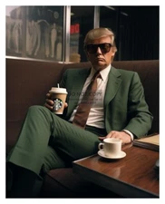 PRESIDENT DONALD TRUMP DRINKING STARBUCKS COMICAL 8X10 AI PHOTOGRAPH