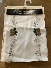 Christmas Table Runner Cream 14 x 72 Inch Poinsettia New