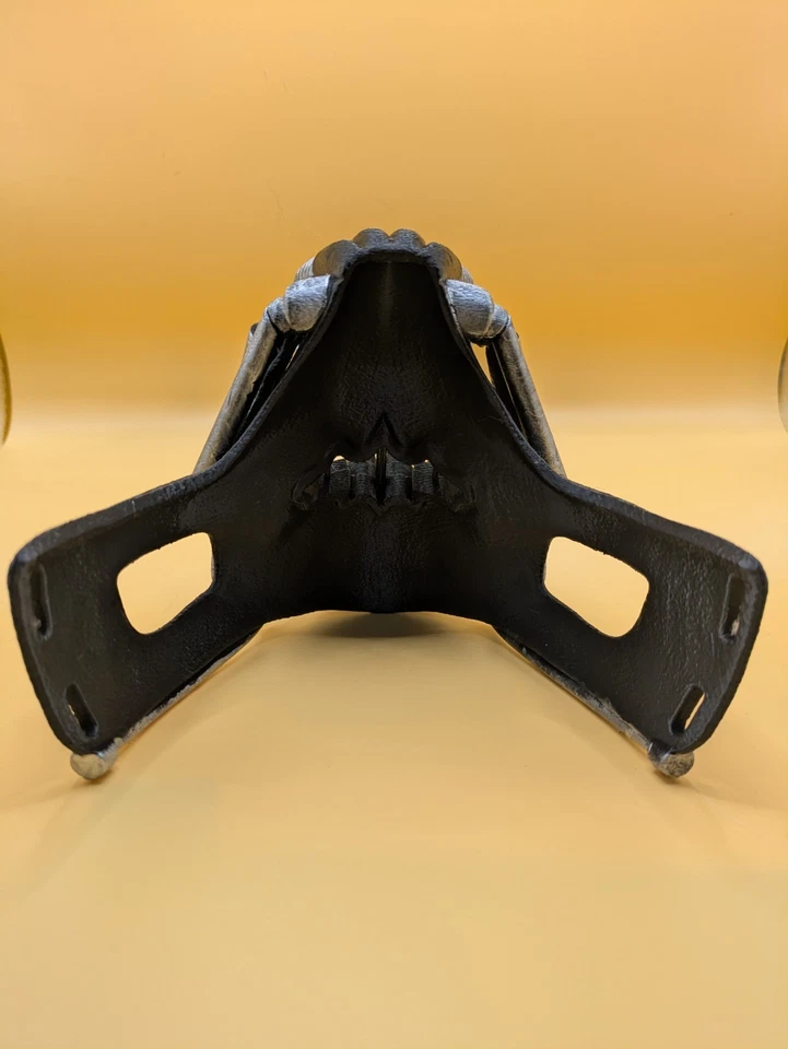 Máscara Cosplay Bane Dark Knight Rises réplica | Disfraz de villano de Batman utilería Foto 3 de 3