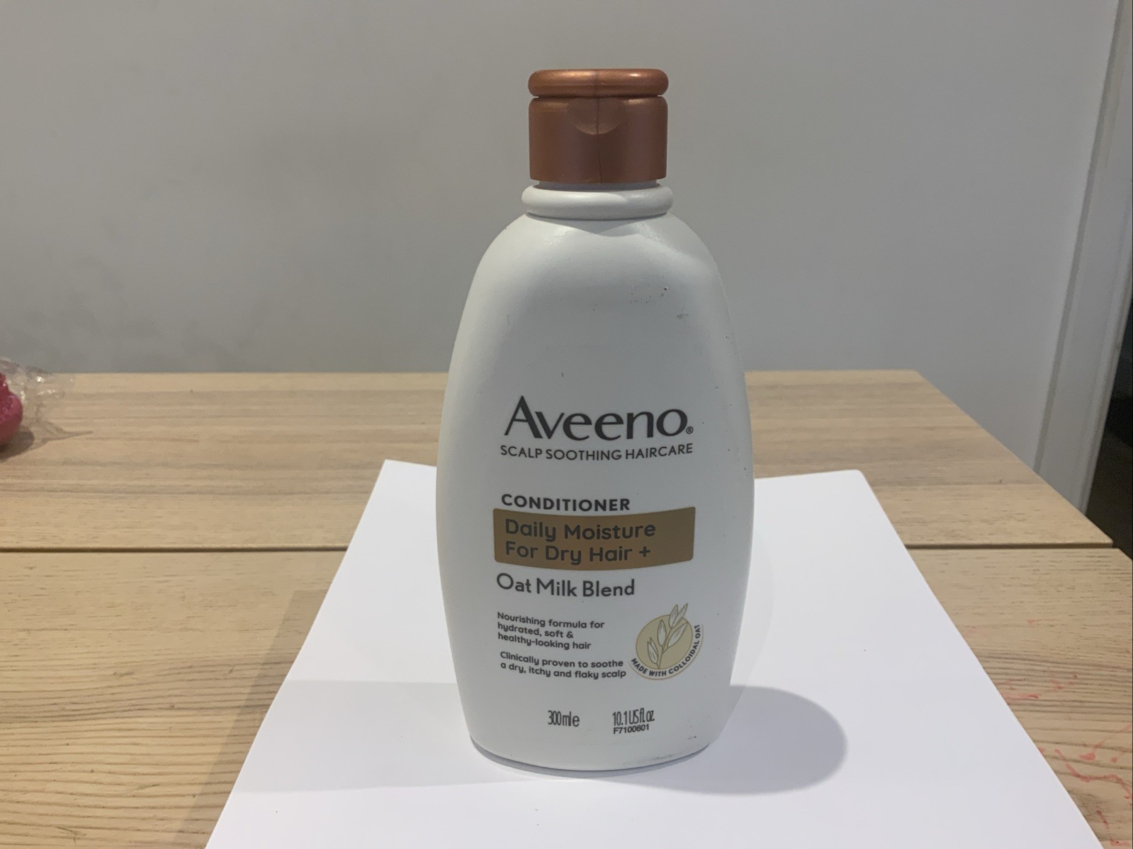 Aveeno Haircare Daily Moisture+ Oat Milk Blend Conditioner 300ml