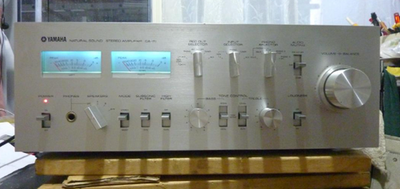 ヤマハ CA-R1 CA-R1 Yamaha Stereo Integrated Amplifier LED VU Meter