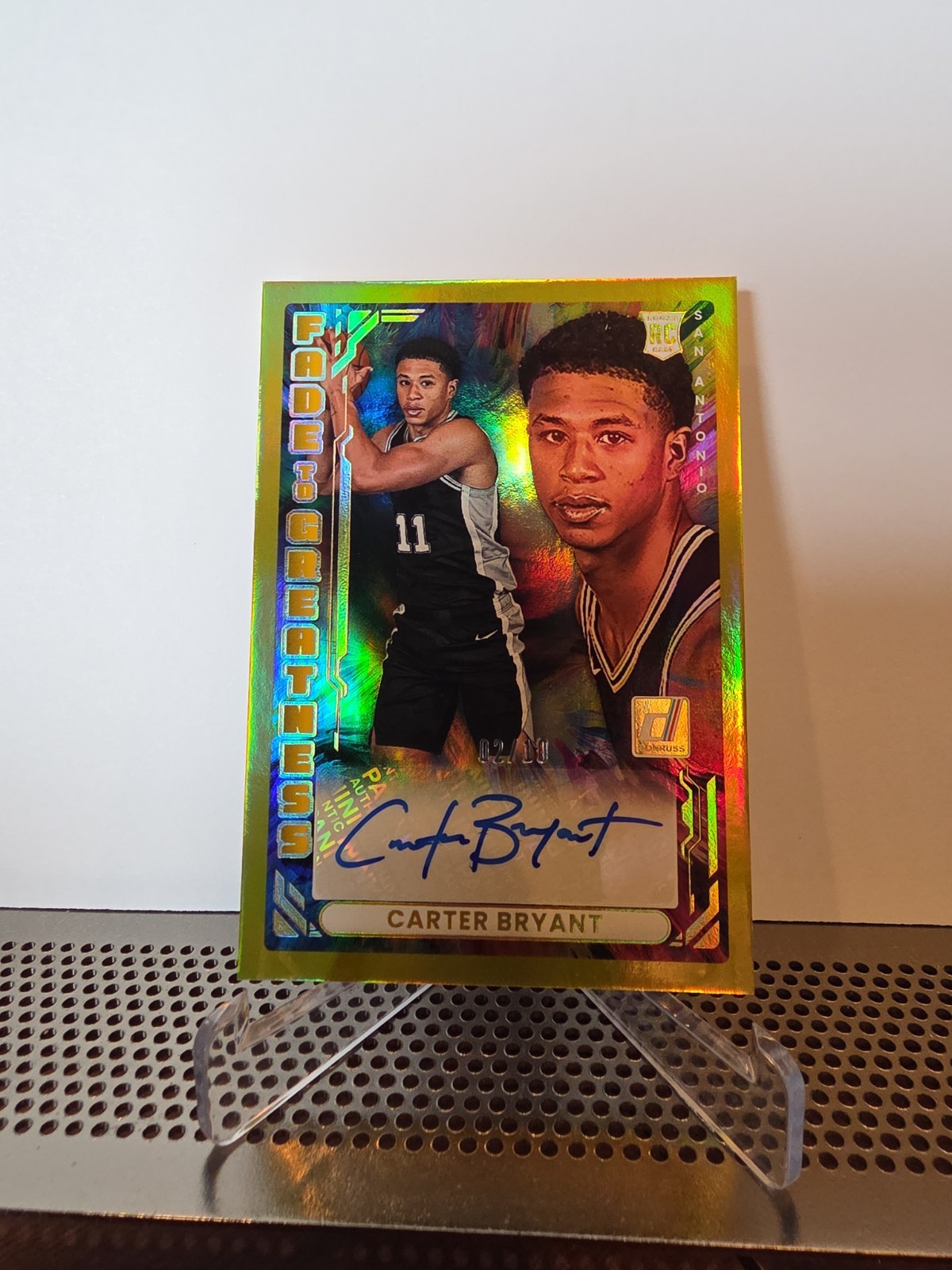 2025-26 Panini Donruss - Fade to Greatness Carter Bryant #FTG-CBY Gold /10 (AU,