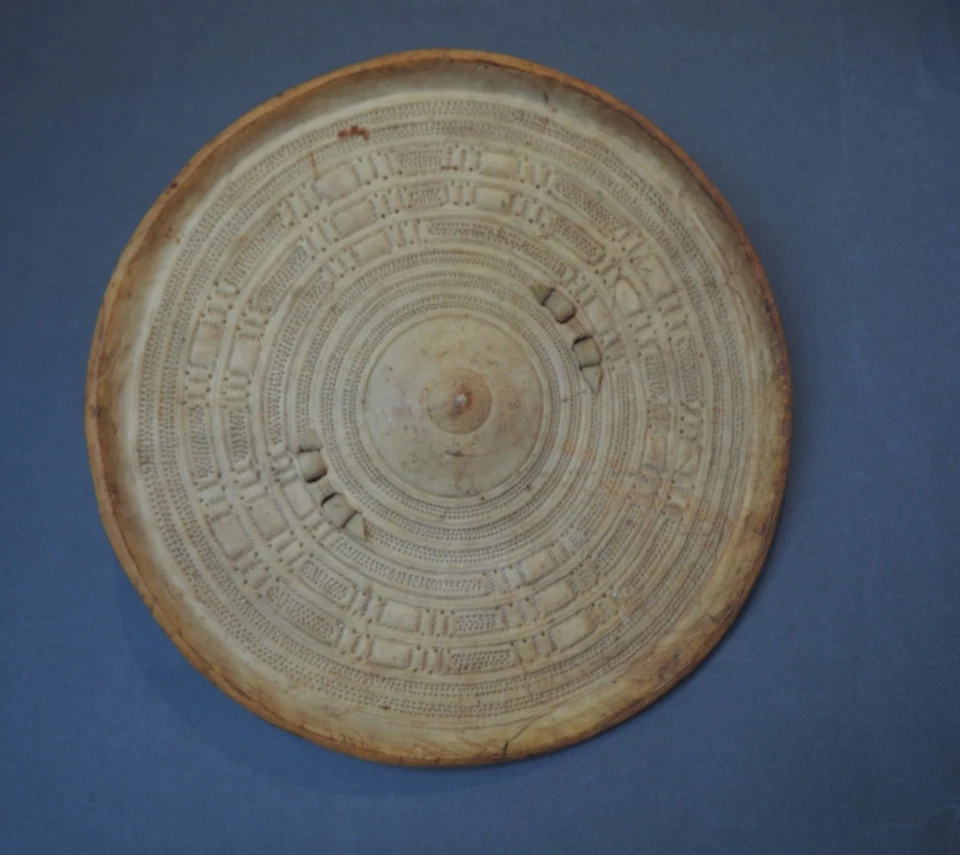 EXCELENTE ANTIGUO ARTE TRIBAL SOMALÍ DE AFRICANO ORIENTAL DECORADO ESCUDO DE PIEL PINTADO Foto 4 de 4