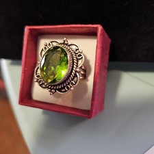 Sterling Silver Green Peridot Gemstone Jewelry Ring, Size 8. 8.2gm.