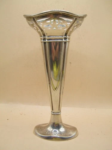 Birmingham 1946 Sterling Silver Trumpet Bud Vase / Posy / Flower