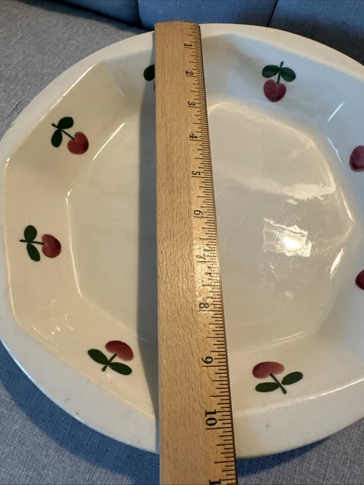 Plato de panadero redondo de gres Hartstone cerezas 10-3/8" de colección descontinuado Foto 2 de 4