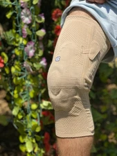 Bauerfeind GenuTrain P3 Size 3 Right Knee Advanced Active Brace Patella Support