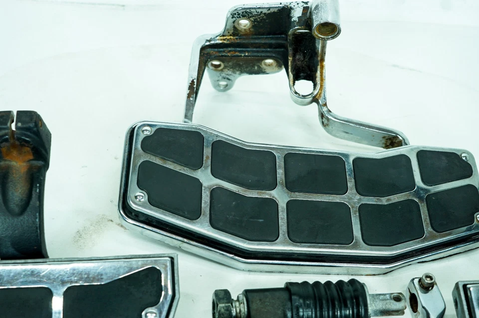 03 Harley Fat Boy Softail piso izquierdo y reposapiés pasajero izquierdo derecho 1360 Foto 4 de 4