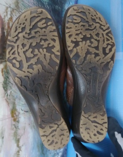 Baretraps Hillary Brown Leather Women's mule shoes Sz 8.5 - Picture 9 of 9