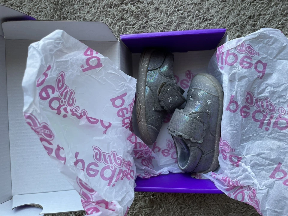 Zapatos para niños pequeños talla 5 nuevos en caja; pediped GRIP 'N' GO™ GRIS AURORA BRILLO Foto 4 de 4