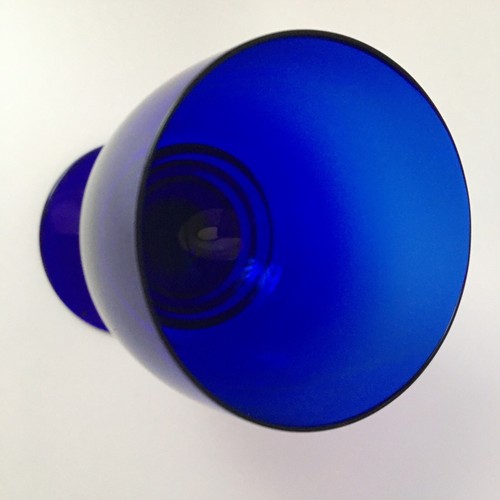 VINTAGE Drinking Glass Cobalt Blue 240 ml Ribbed Stem with Raw Pontil 4.6" - Picture 5 of 9