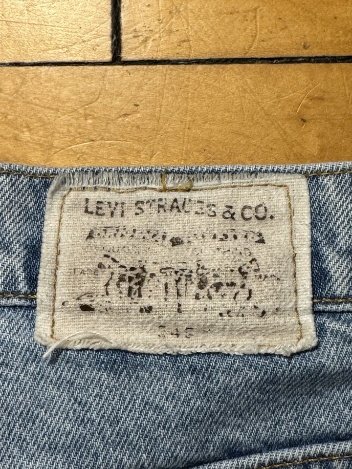 Vintage 80s Altered Levis Light Wash Bronze Tab Denim Jeans YKK Zipper Size 42 - Image 3 of 4