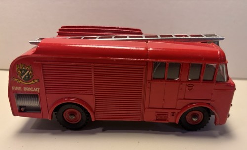 DINKY TOYS GB n° 276 Airport fire engine camion pompiers jamais joué