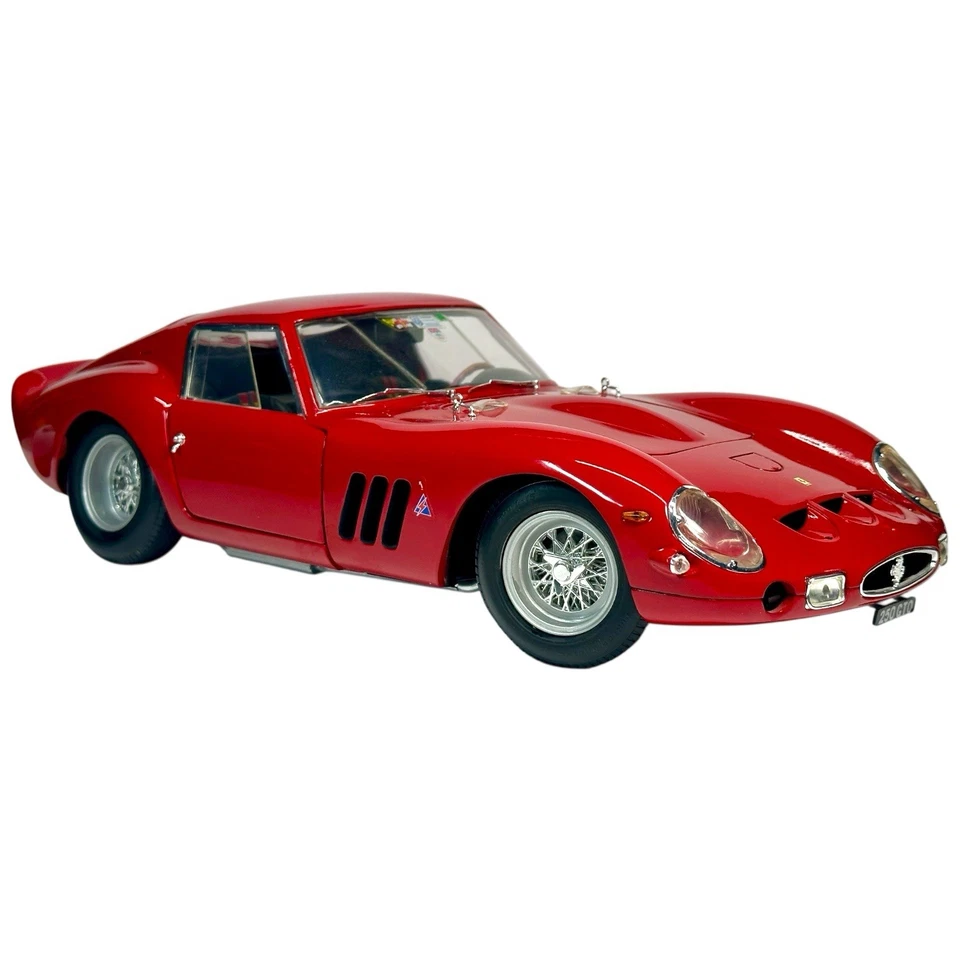 Revell  Diecast 1962 Ferrari 250 GTO Red 1:12 Scale Large Detailed Vintage Car - Image 3 of 4