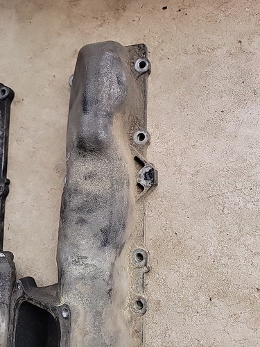 2004-2005 04 04.5 05 LLY 6.6L Duramax Intake Runners Pair (2) Silverado / Sierra - Picture 7 of 11