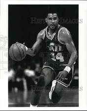 1992 Press Photo Utah basketball player Jeff Malone - lrx91215