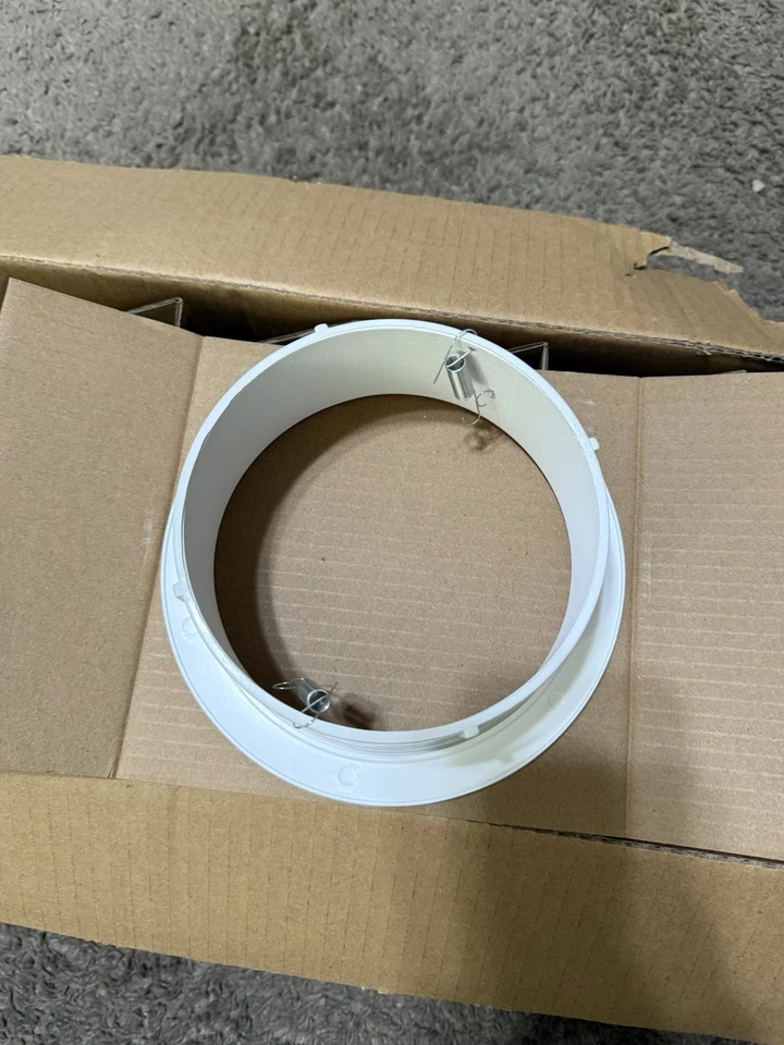 Halo 6 pulgadas Deflector de iluminación empotrado blanco y anillo de ajuste 410W CAJA DE 6 NUEVO Foto 3 de 4