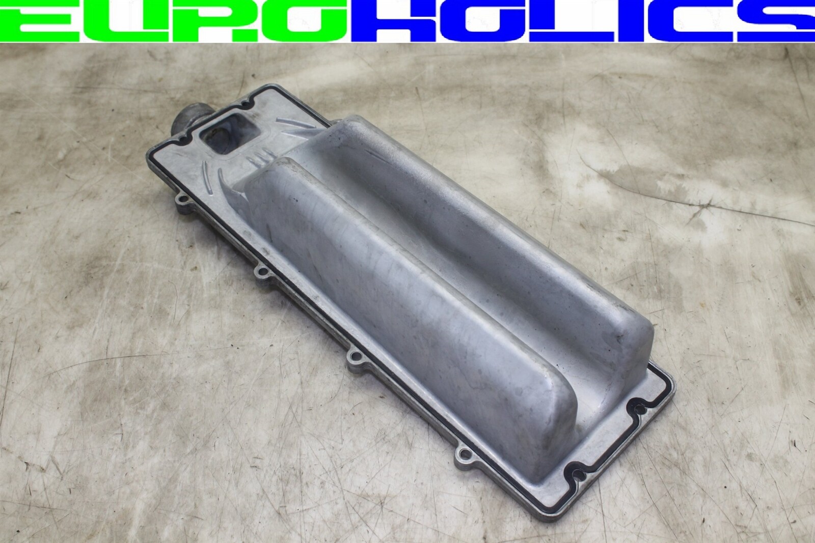 OEM BMW E65 750i 0608 N62 Engine Coolant Valley Intake Pan Cover