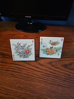 pair floral birds decorative tile, cream w/ red trim, hanger attached Japanese 