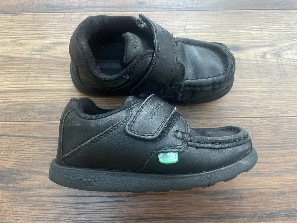 Niños Niños Kickers Fragma Correa Cuero Negro Mocasines Zapatos Escolares Talla 9 UK Foto 2 de 4