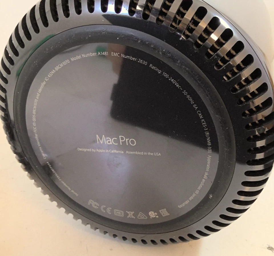 Apple Mac Pro A1481 Xeon E5 3.5GHz 32GB 256GB FirePro D500 3GB DESKTOP - Image 2 of 4