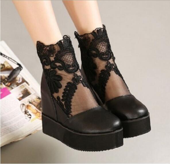 Women's Modern Hidden Platform High Heels - Wide Metal Buckle / Black