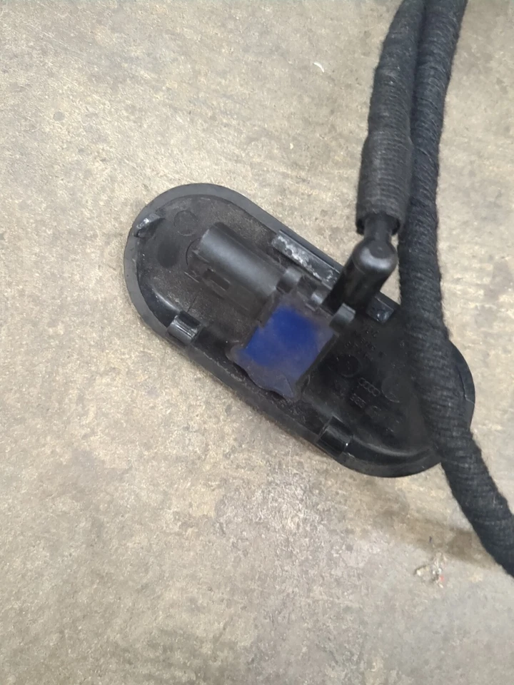 Audi A3 8P A6 C5 A8 D3 A4 B6 B7 Heated Windscreen Washer Jet Pair 8E0955987/8 — 第 4/4 张图片