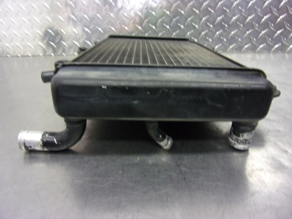 584 A TRIUMPH  TIGER  955 955i 2002 OEM   RADIATOR - Image 4 of 4