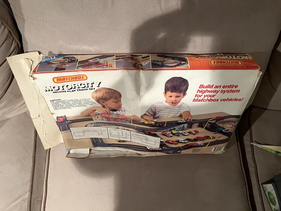 Vintage 1987 Matchbox Motorcity Deluxe Play Track Set RARE - Image 3 of 4
