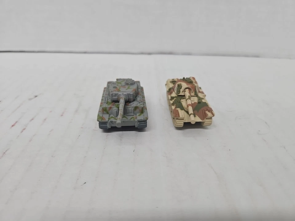 Vintage 1994 LGT MicroMachines Tanque Militar Alemão Pantera/Tigre Segunda Guerra Mundial Marrom Cinza - Imagem 2 de 4
