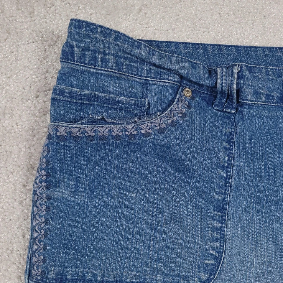 Gloria Vanderbilt Jeans Shorts Womens 24W Blue Denim Embroidered Pockets Bermuda - Image 4 of 4