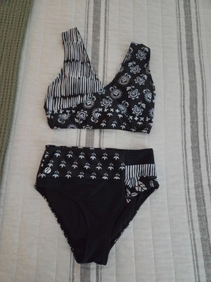 Nani Swimwear Crop Bikini Top and Mid Rise Bottom Set XS